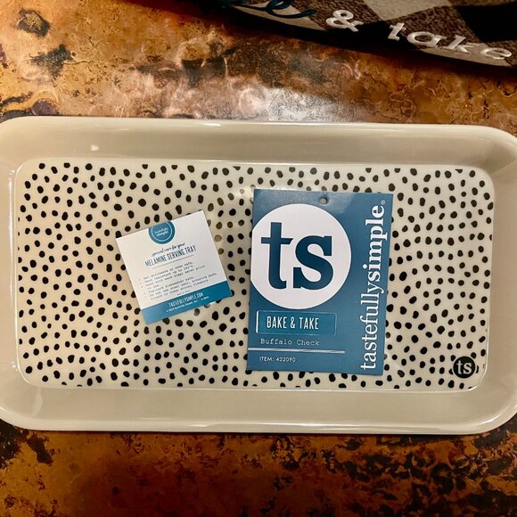 SALE!  Tastefully Simple Insulated Carrying Case & Tray - Picture 5 of 9